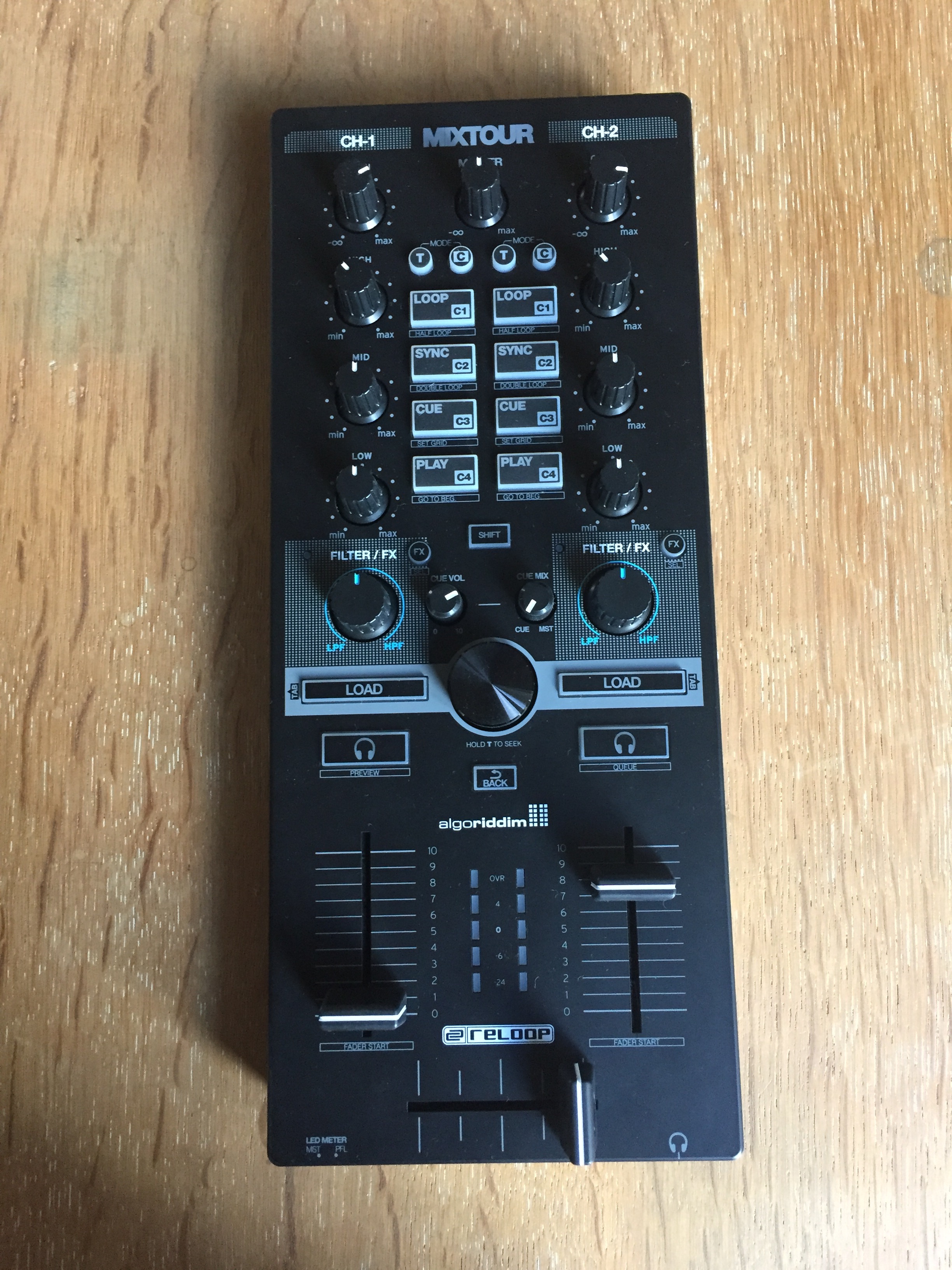 MIXTOUR Reloop Mixtour Audiofanzine