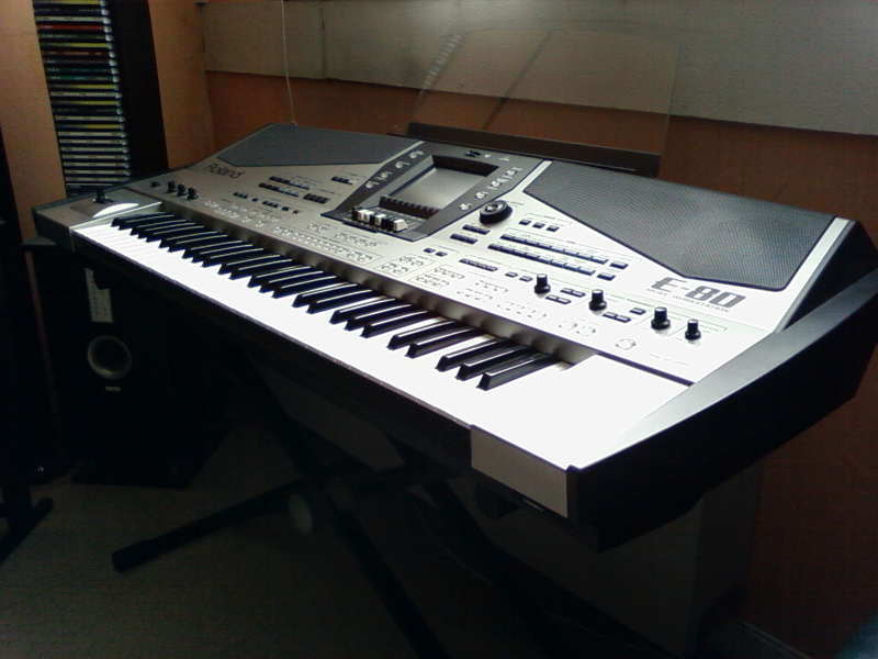 Roland E 80