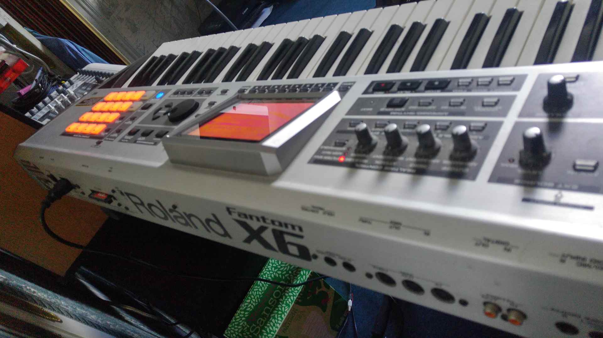 FANTOM X6 Roland Fantom X6 Audiofanzine