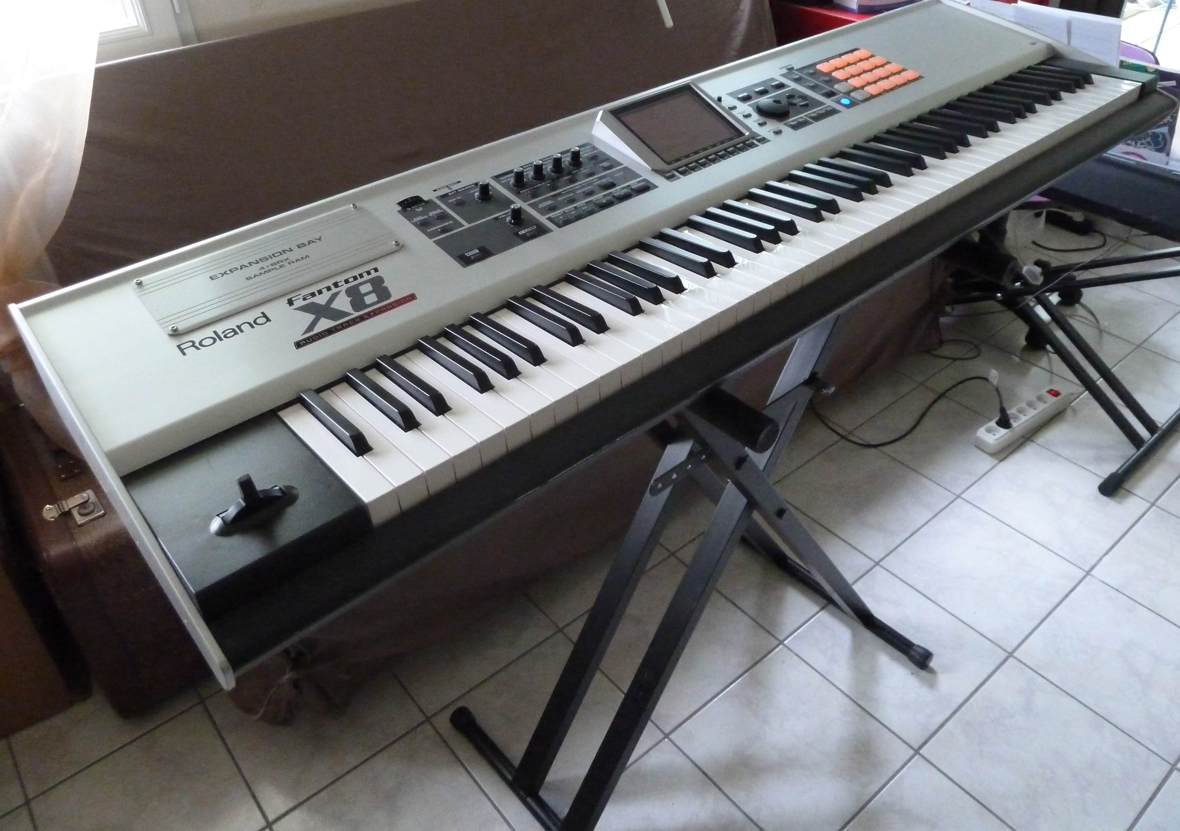 Roland Fantom X8 image (815956) Audiofanzine