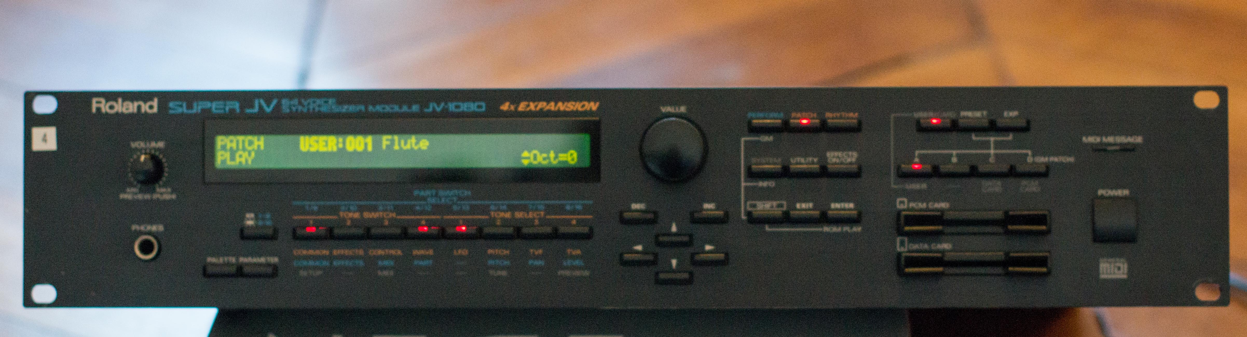 Roland JV1080 image (1000558) Audiofanzine