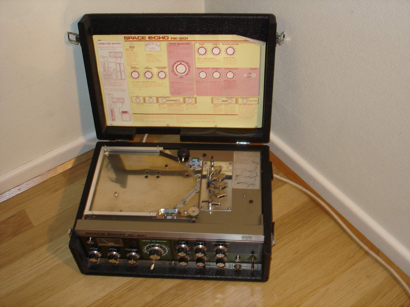 Roland RE201 Space Echo image (159803) Audiofanzine