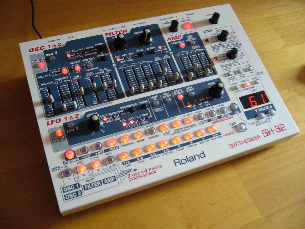 Roland SH32 image (71817) Audiofanzine