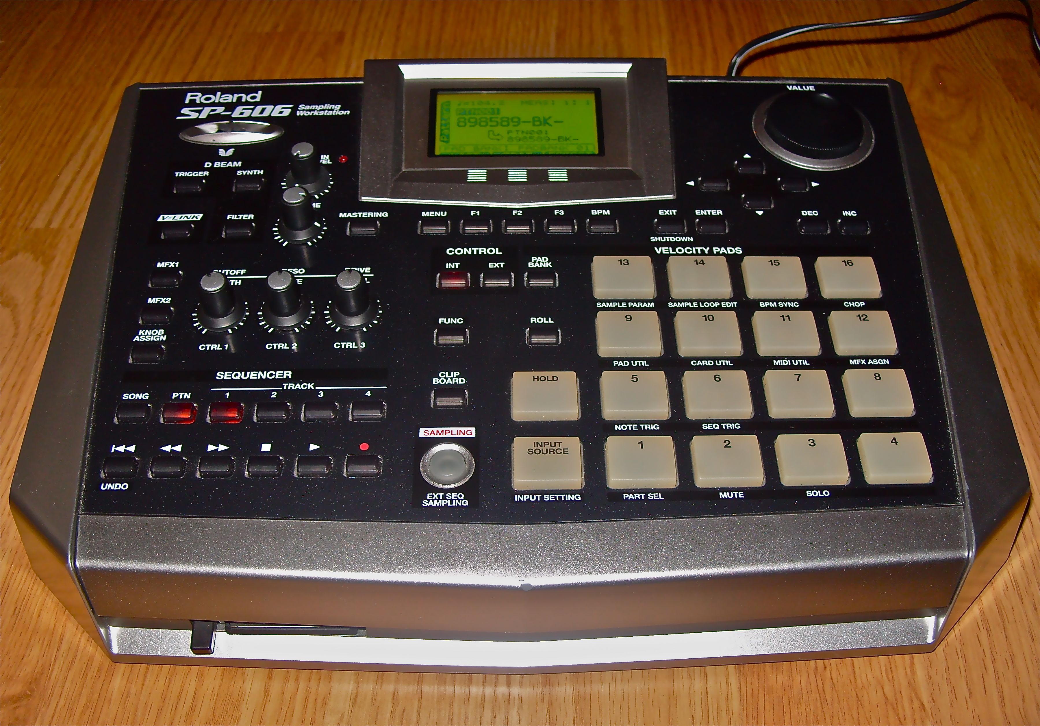 Roland SP606 image (358620) Audiofanzine