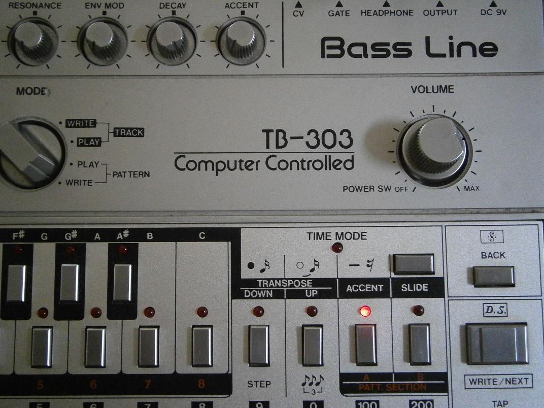 roland-tb-303-611338.jpg