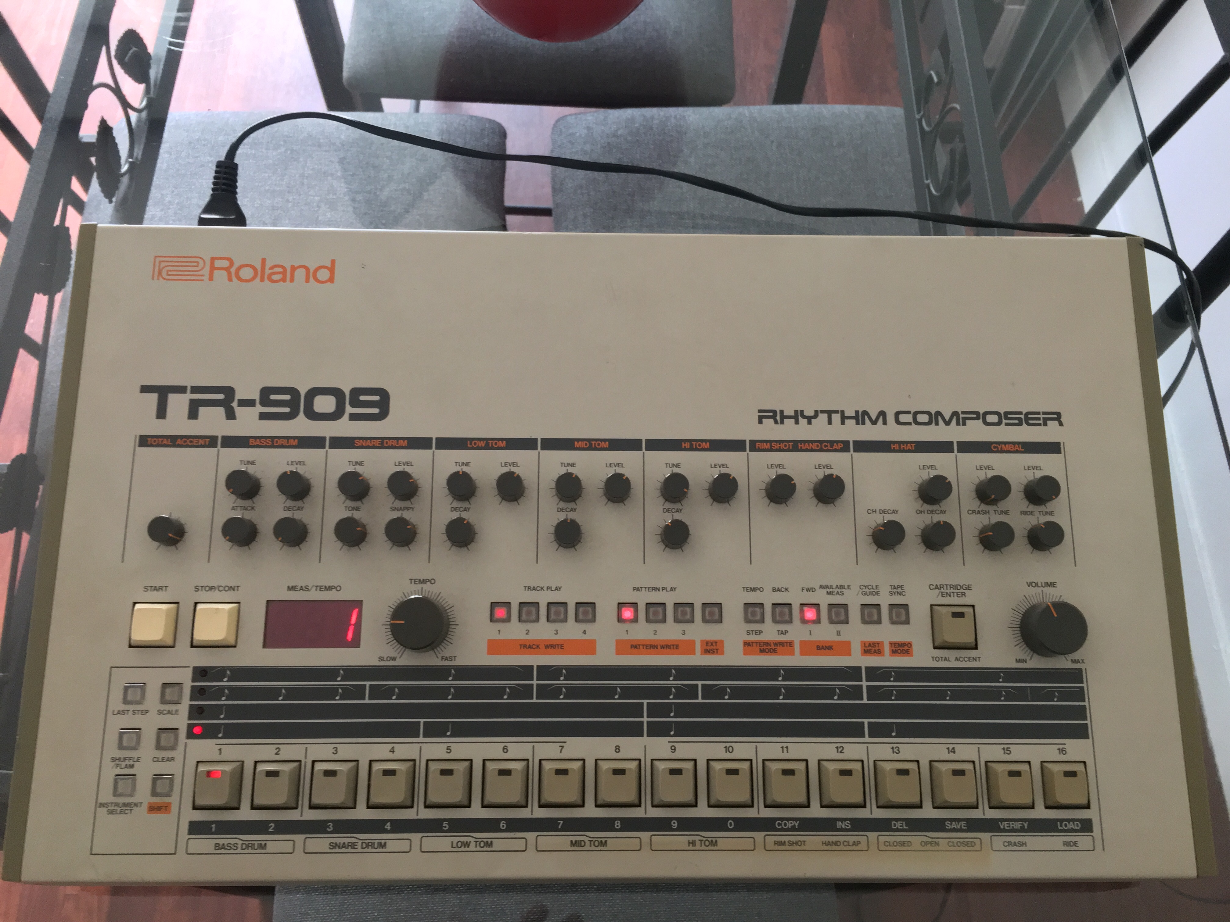 roland-tr-909-image-1583387-audiofanzine