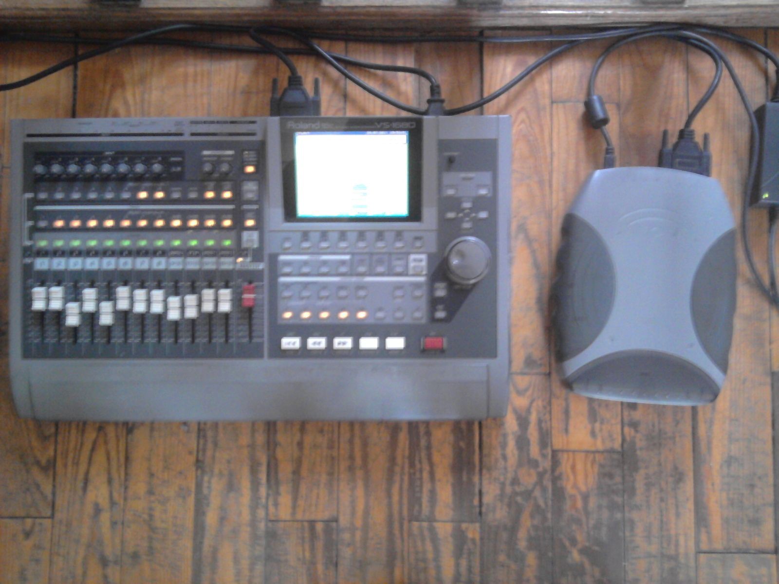 Roland VS1680 image (205458) Audiofanzine