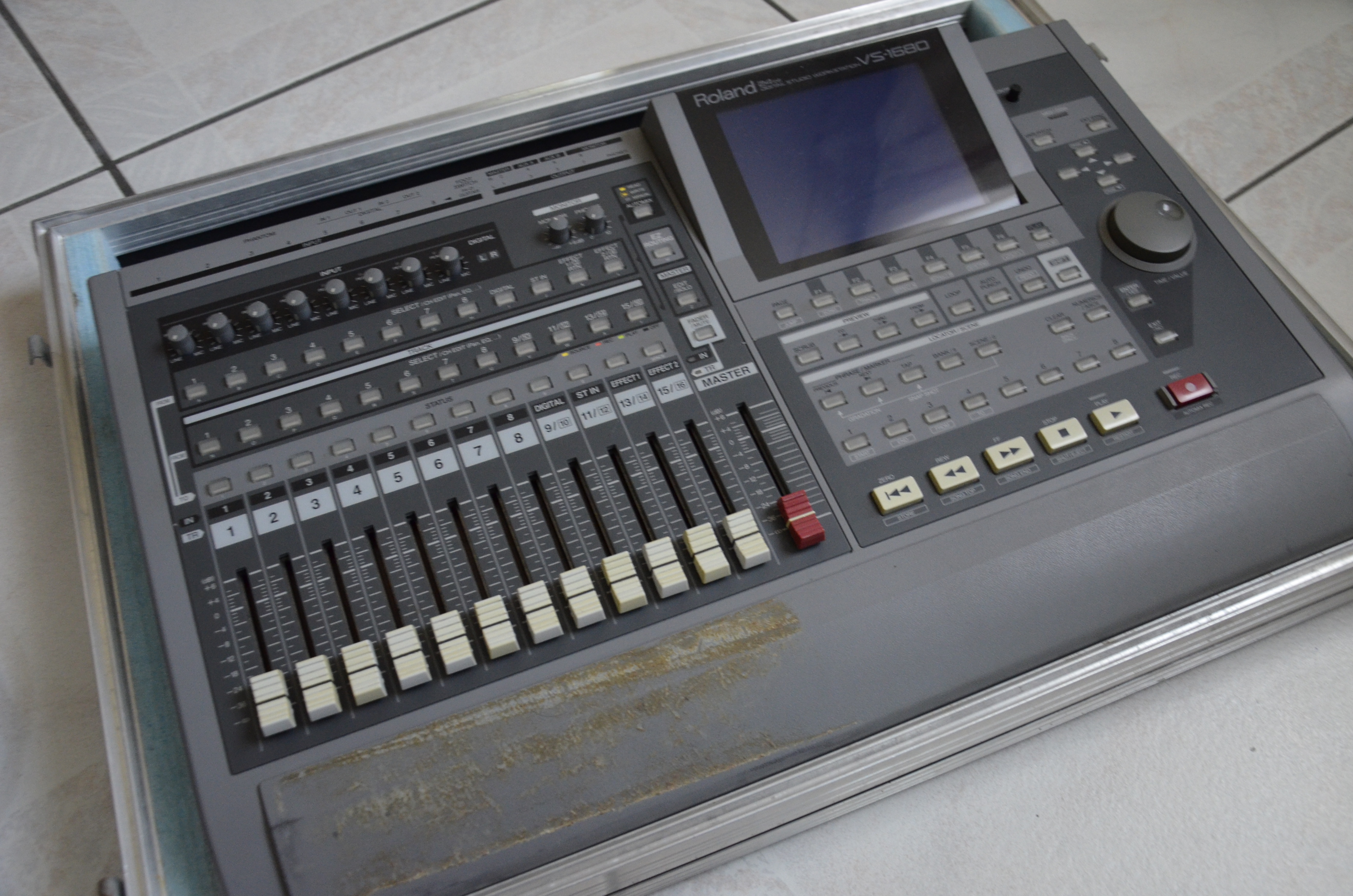 roland-vs-1680-v-xpanded-image-928197-audiofanzine