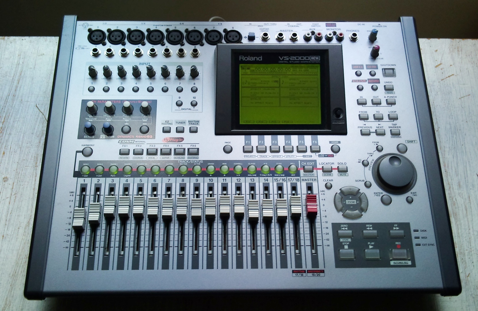 Roland VS2000 CD image (267662) Audiofanzine