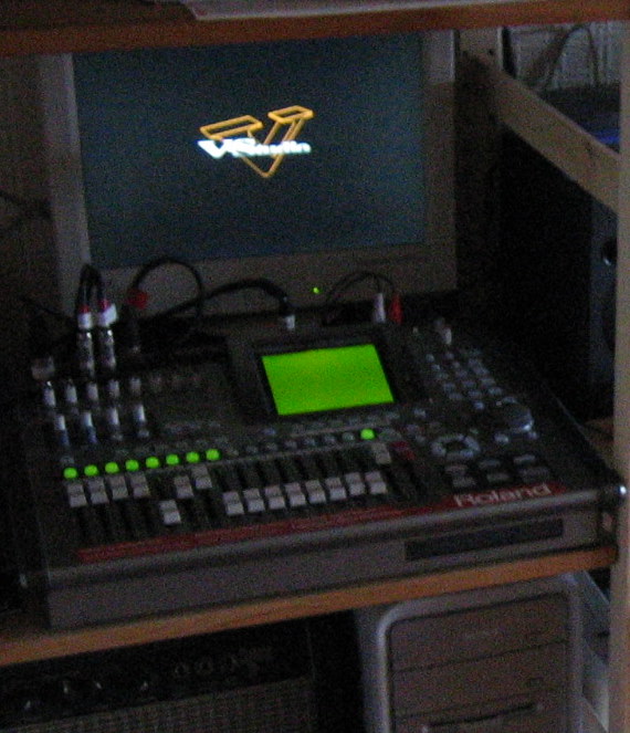 Roland Vs 2000