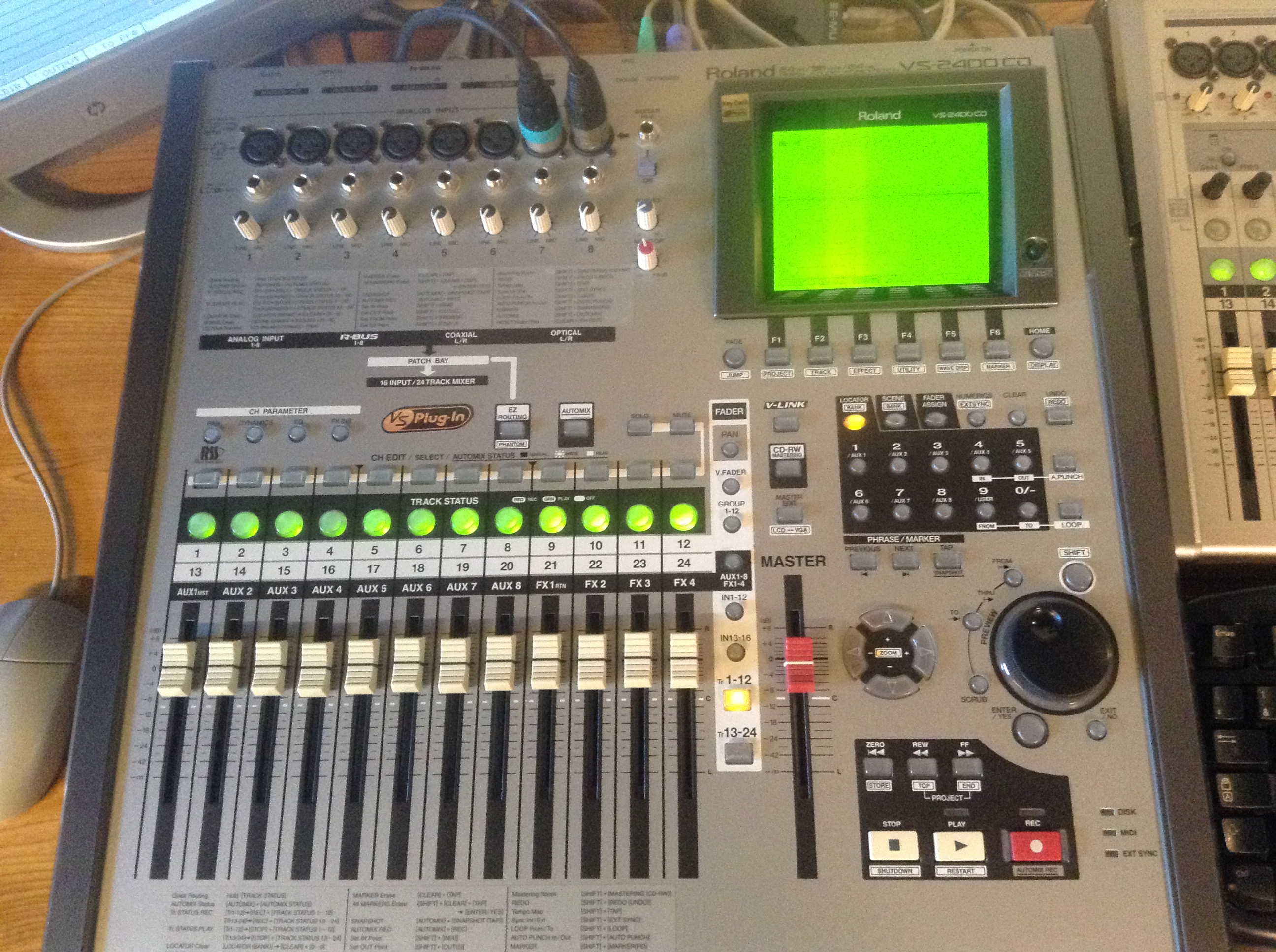 Roland VS2400 CD image (973396) Audiofanzine
