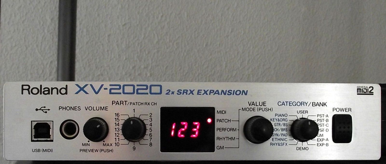 Roland XV2020 image (199137) Audiofanzine