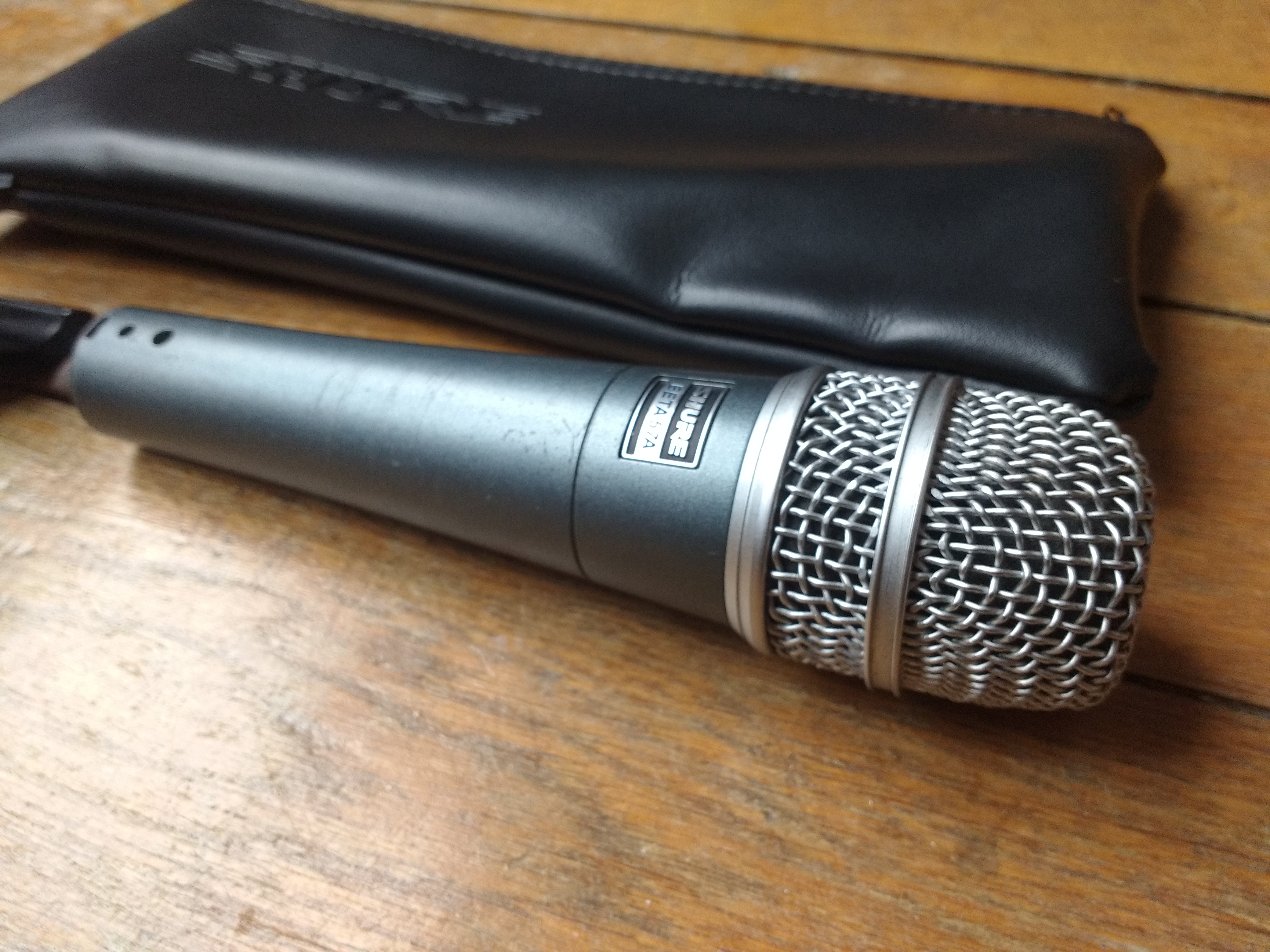 Shure Beta 57Aの+marinesmemorial.org