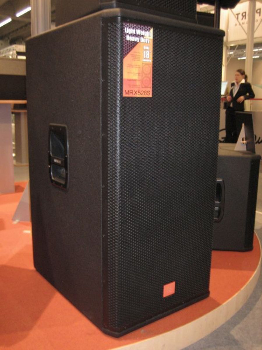 Photo Sonorisation Le subwoofer JBL MRX528S (3676) Audiofanzine