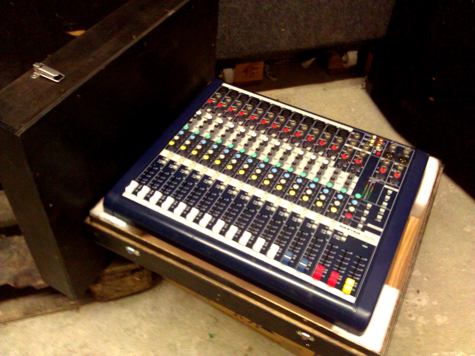 Soundcraft MPM12 image (#276957) - Audiofanzine
