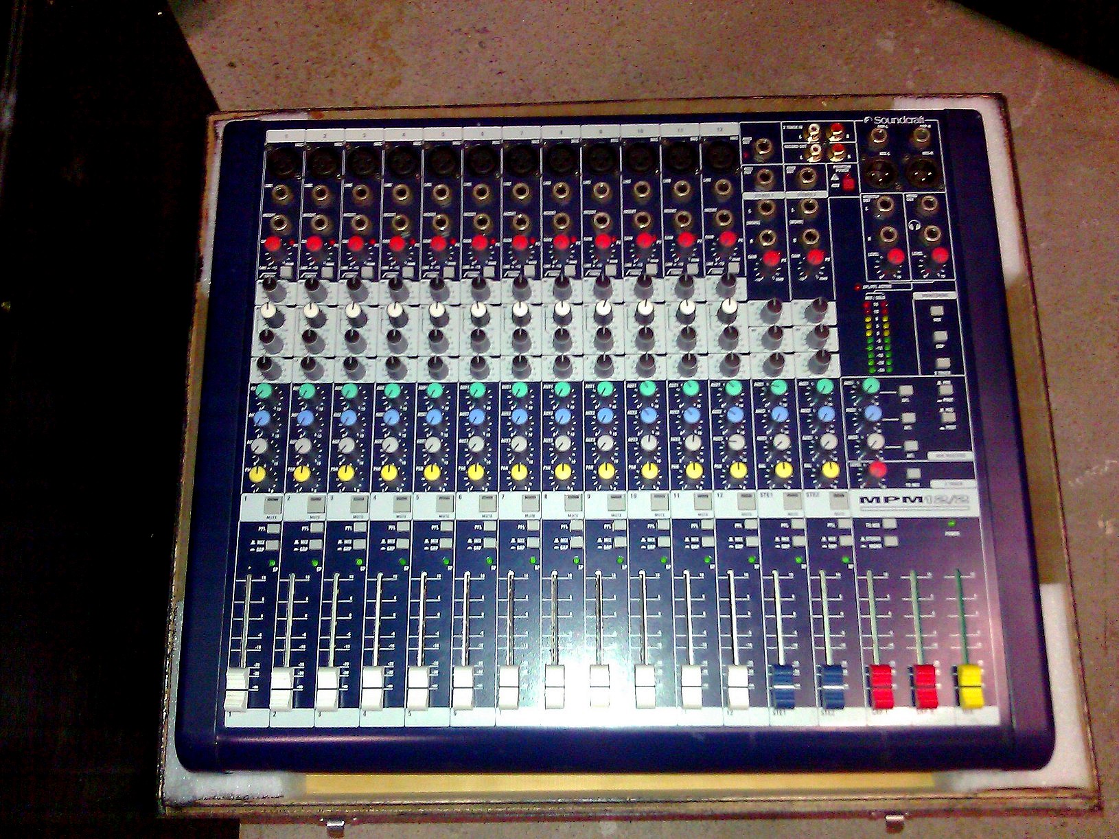 Soundcraft MPM12 image (#276959) - Audiofanzine