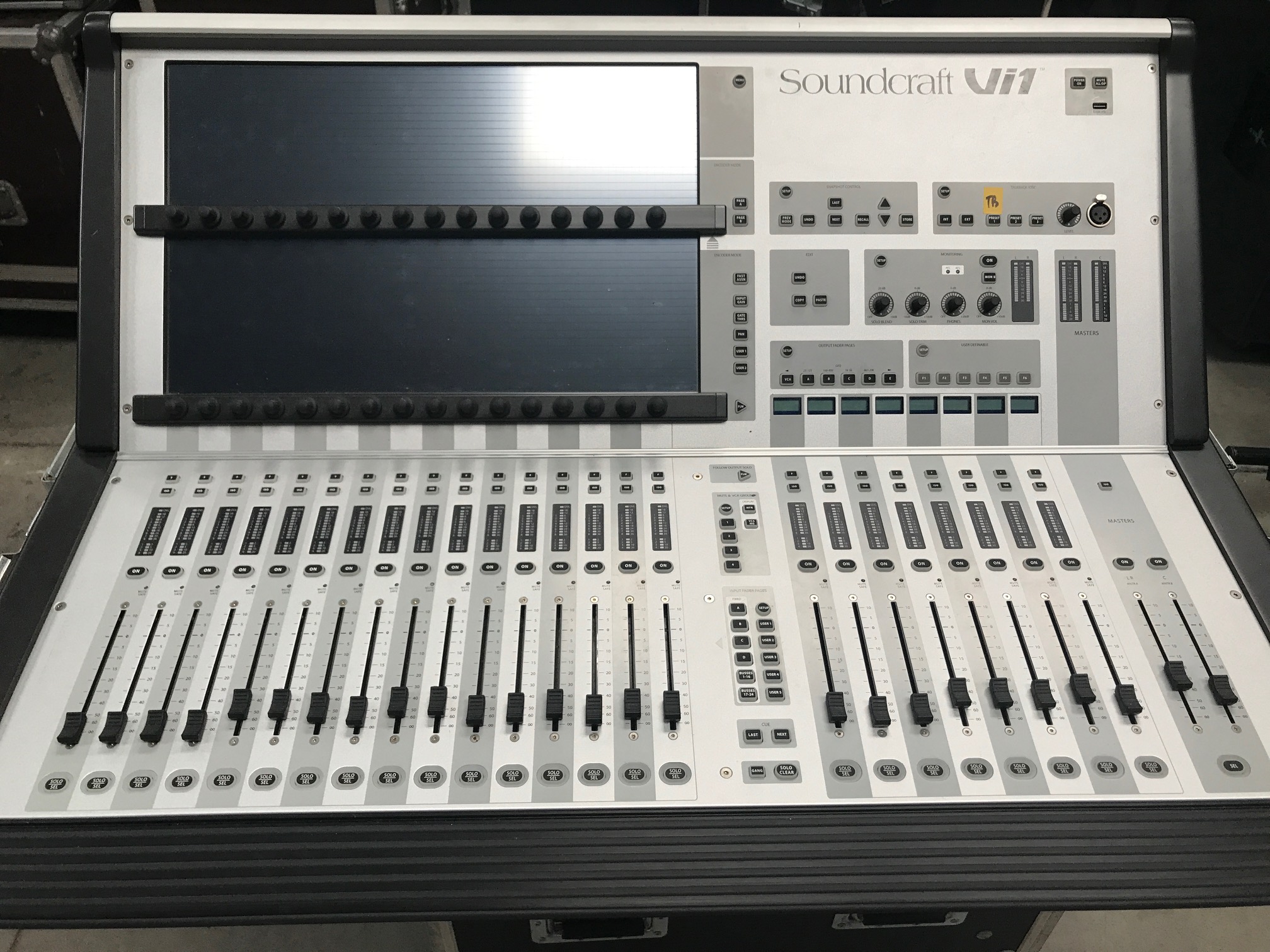 VI1 Soundcraft Vi1 Audiofanzine