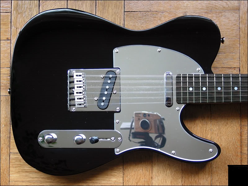 Photo Squier Black and Chrome Standard Telecaster Squier Standard