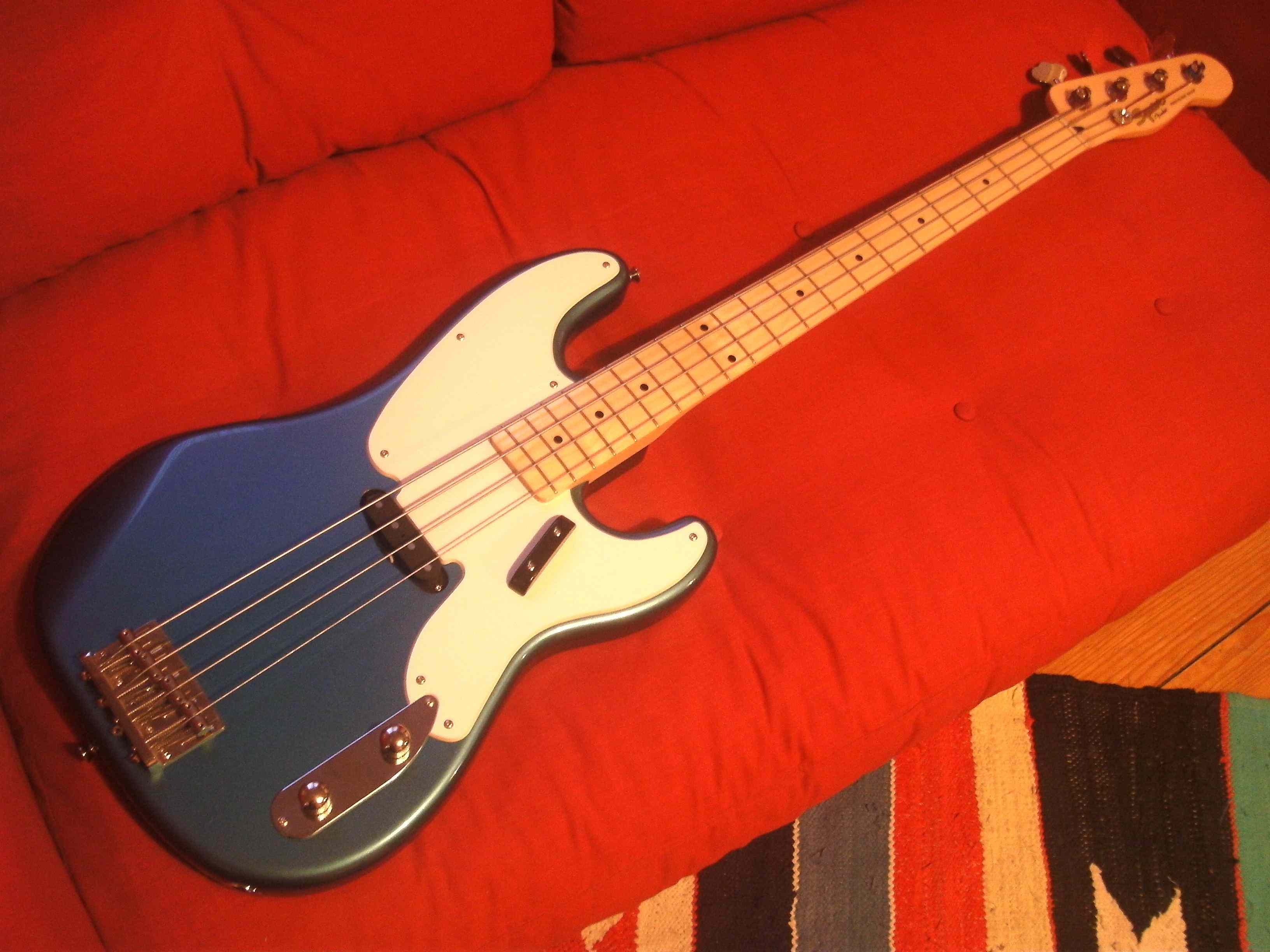 Squier Precision Bass