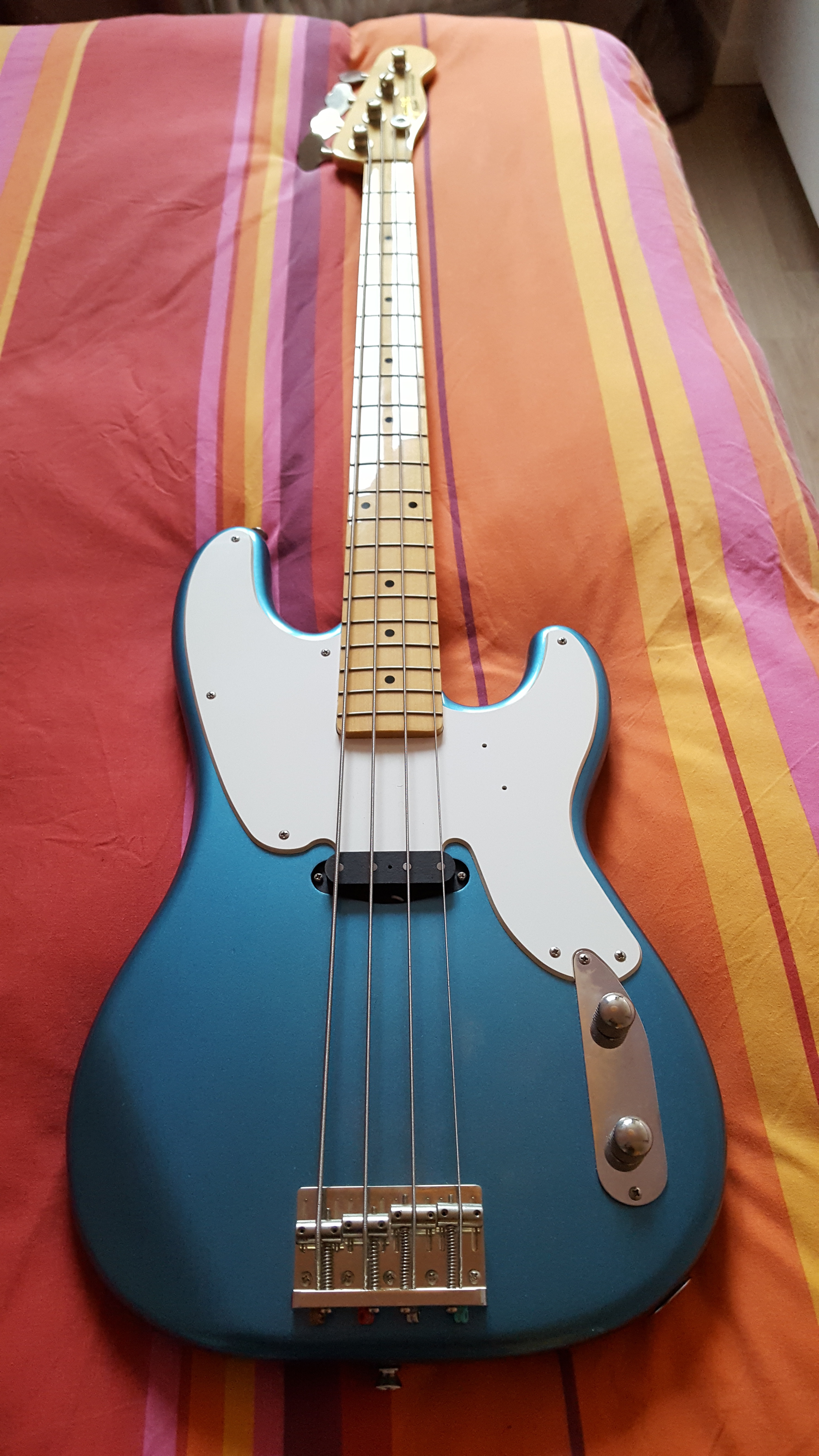 Photo Squier Classic Vibe Precision Bass