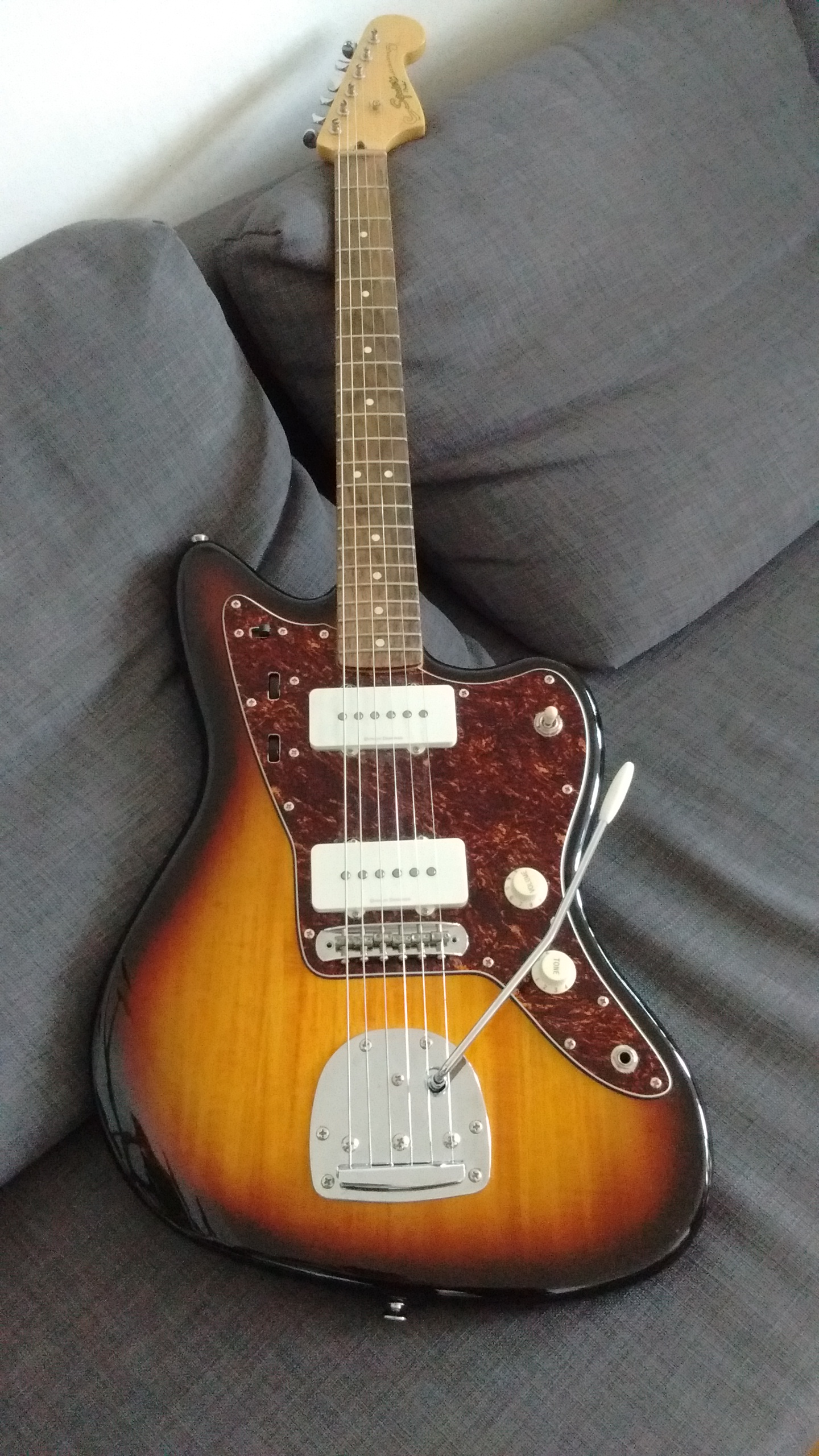 Vintage Modified Jazzmaster Squier Audiofanzine