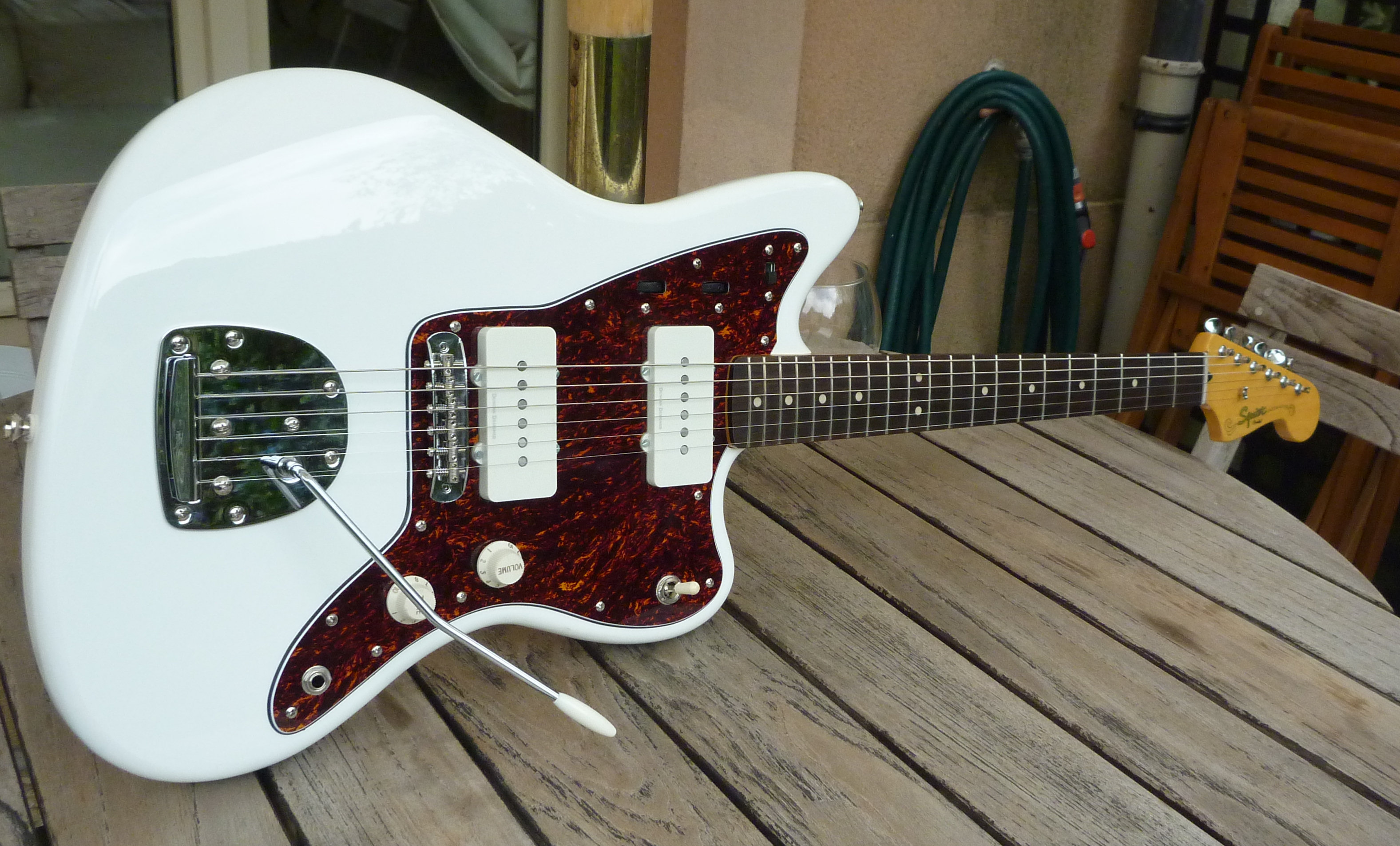 squier-vintage-modified-jazzmaster-olymp