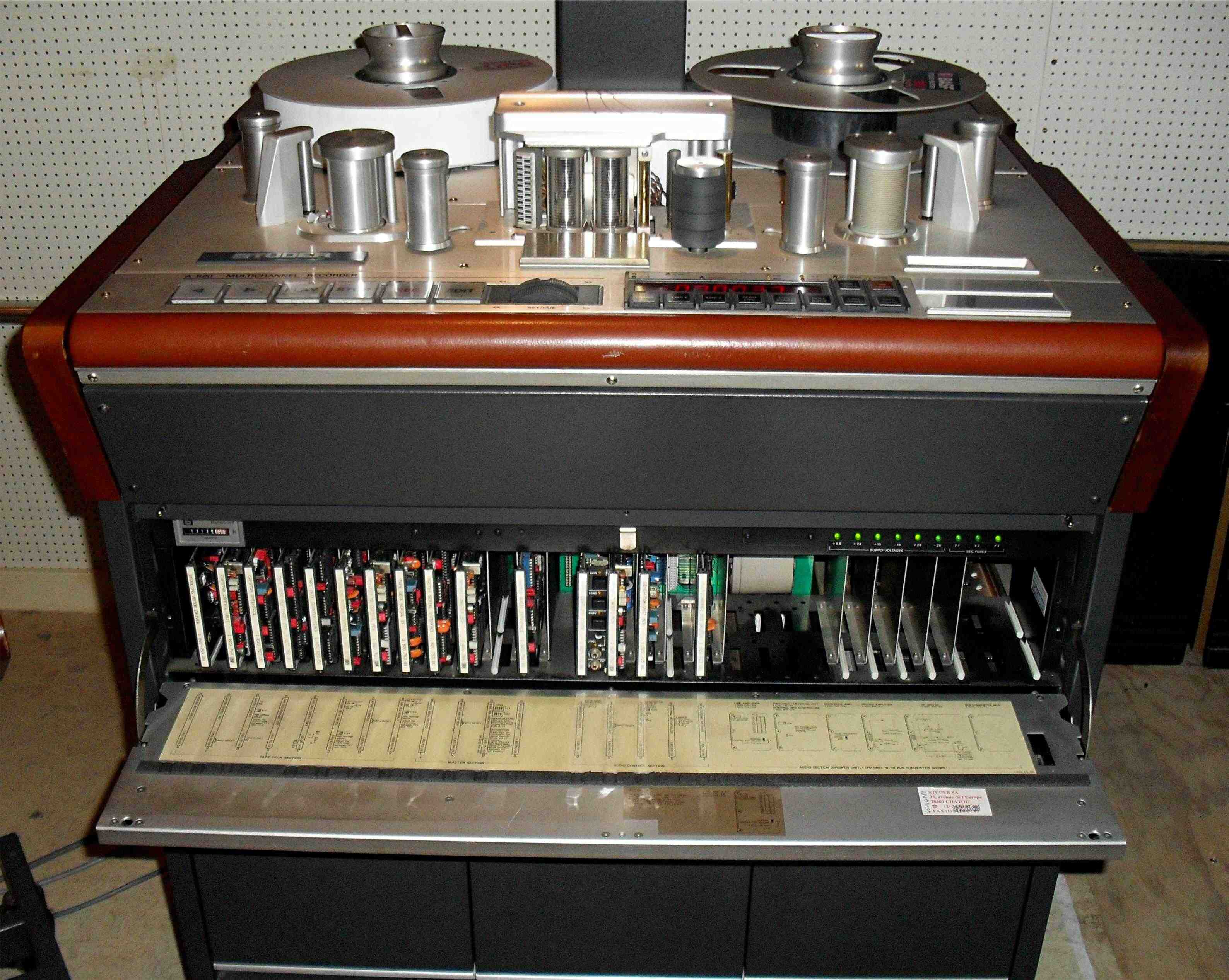 Studer a820 24 PISTES 2 POUCES & LOCATOR image (498970) - Audiofanzine