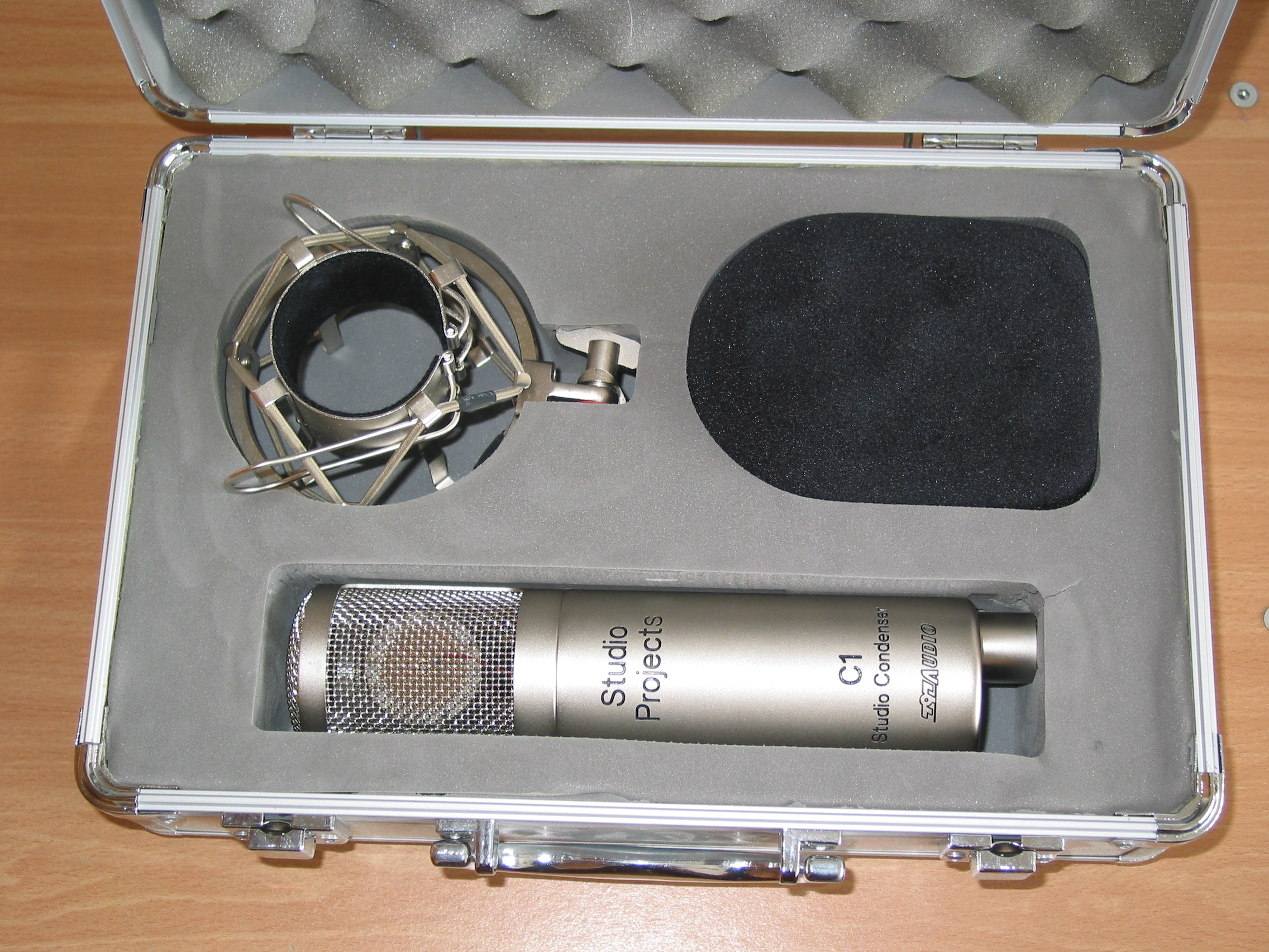 studio projects c1 The studio projects c1 is a condenser microphone made for use in the recording studio it has a cardioid polar pattern and it also has an xlr microphone cable output. studio projects c1 The studio projects c1 is a condenser microphone made for use in the recording studio it has a cardioid polar pattern and it also has an xlr microphone cable output.