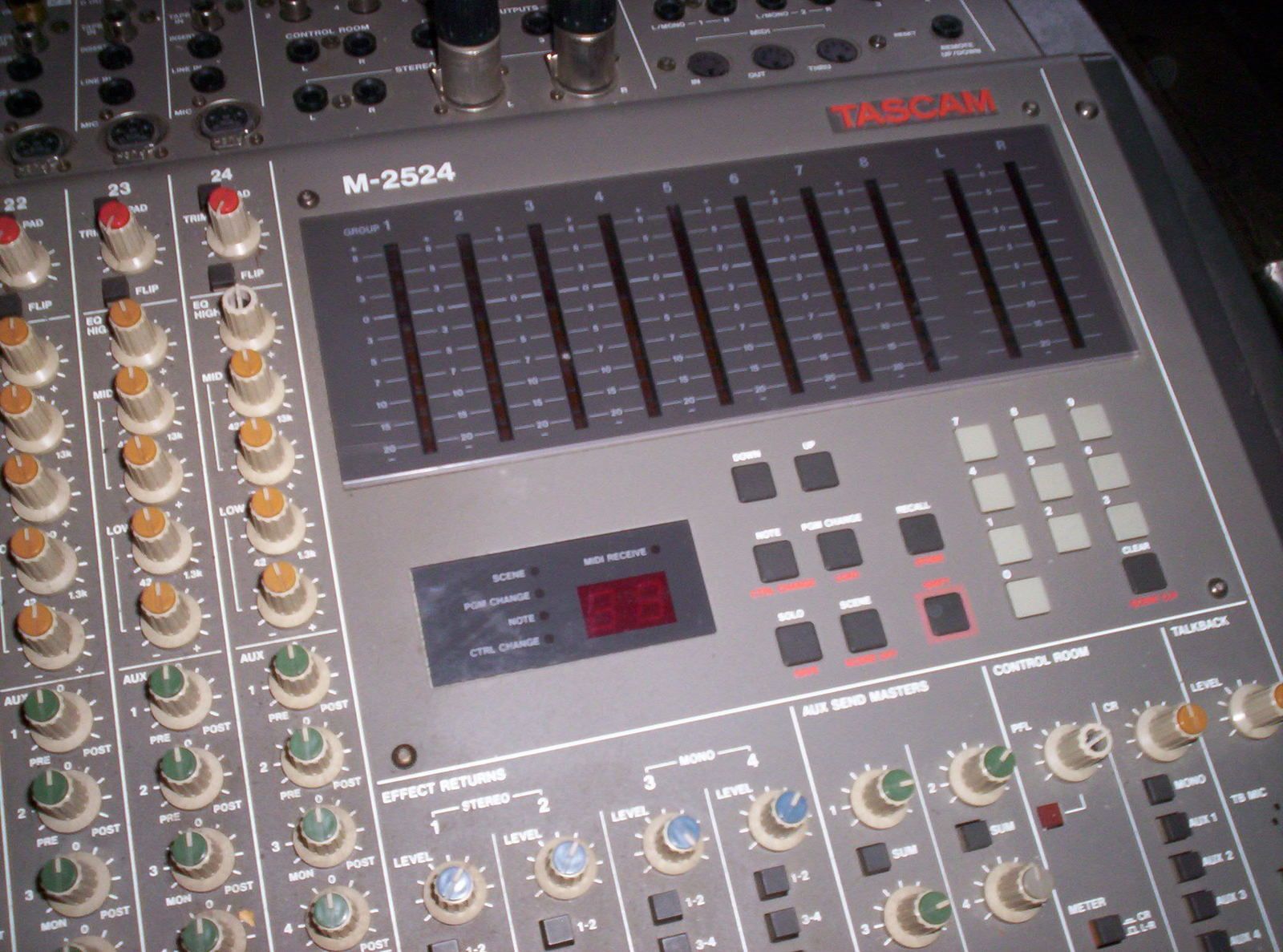 Tascam M-2524 image (#190426) - Audiofanzine