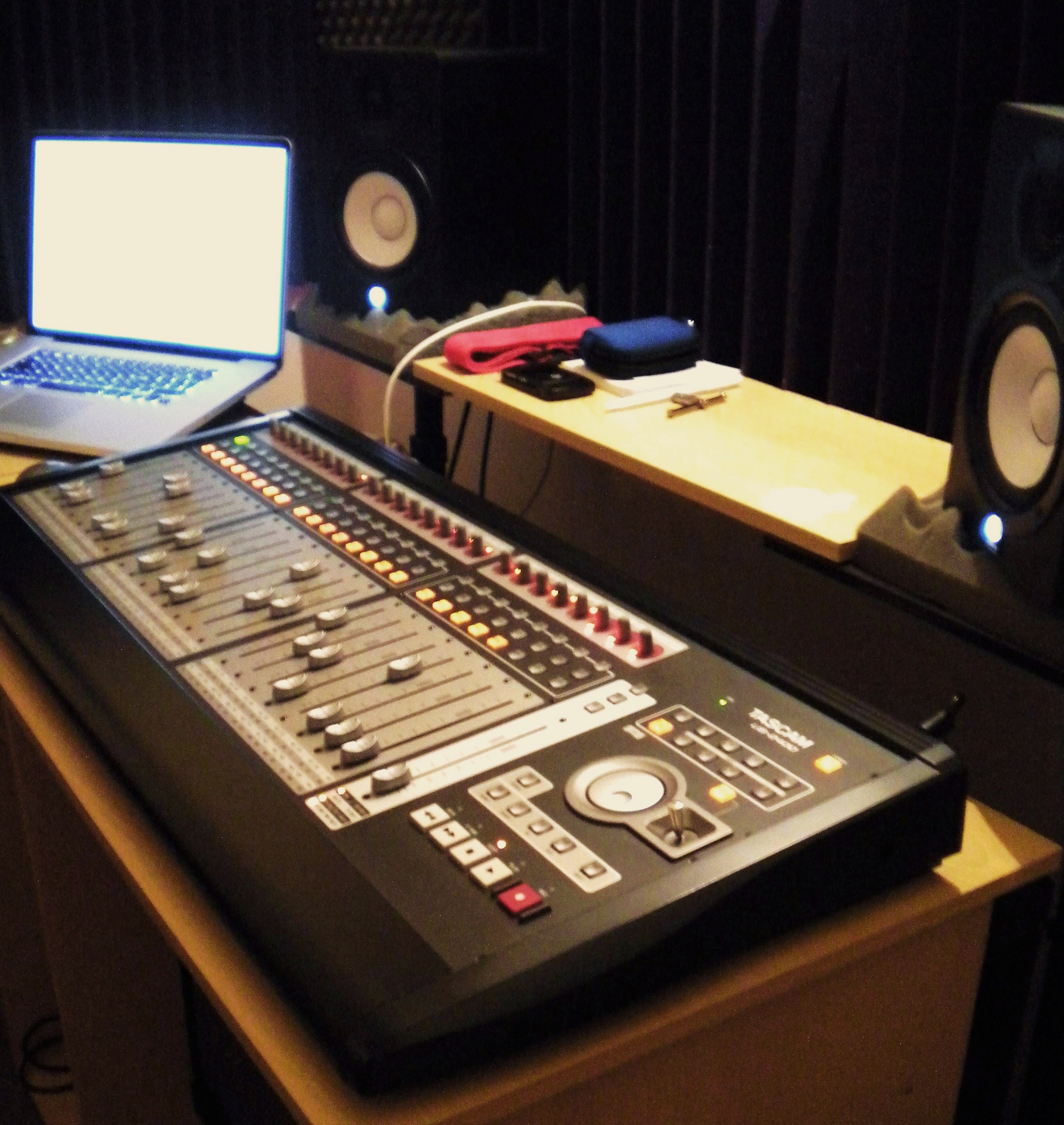 Photo Tascam US2400 Tascam US2400 (85630) (370209) Audiofanzine