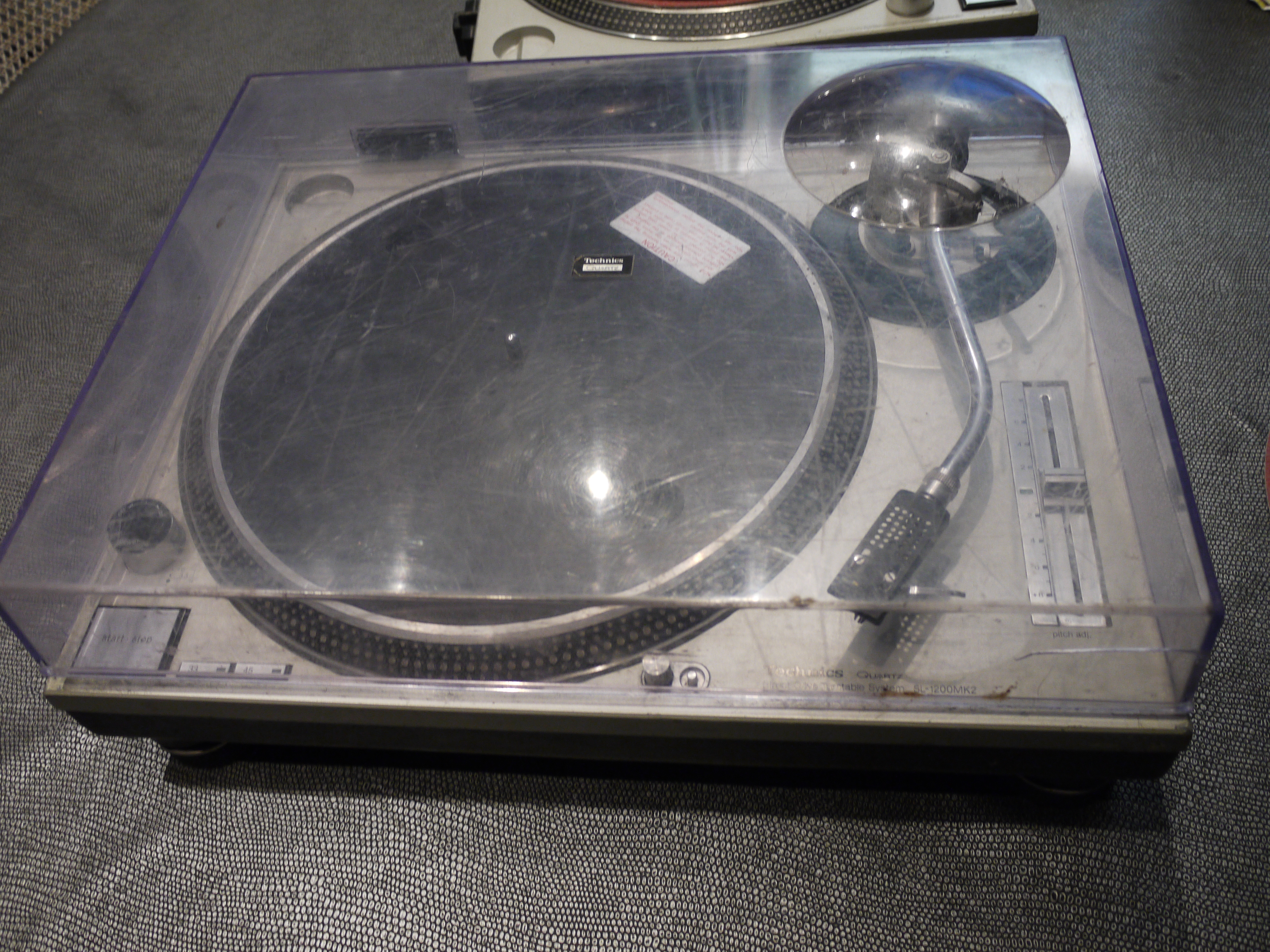 Technics SL-1200 MK2 image (#1047339) - Audiofanzine