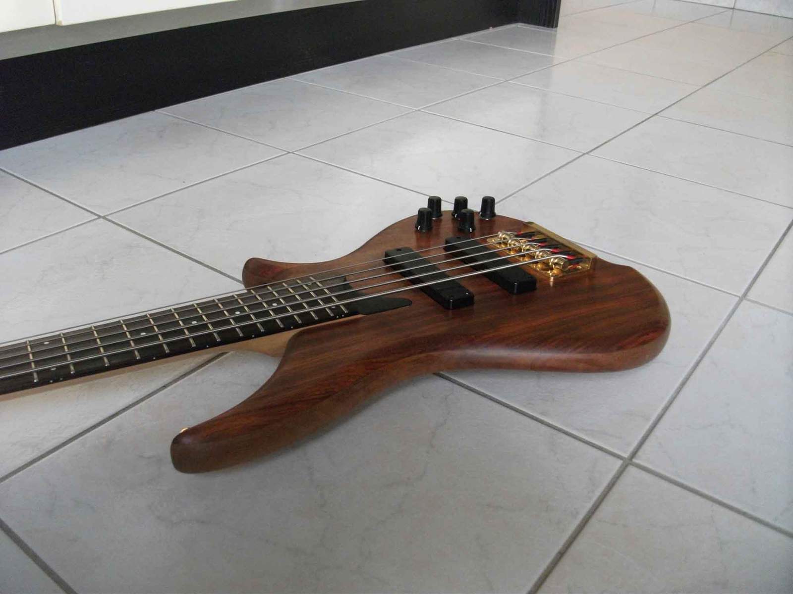 HOW TO TUNE A GUITAR how to tune a guitar: