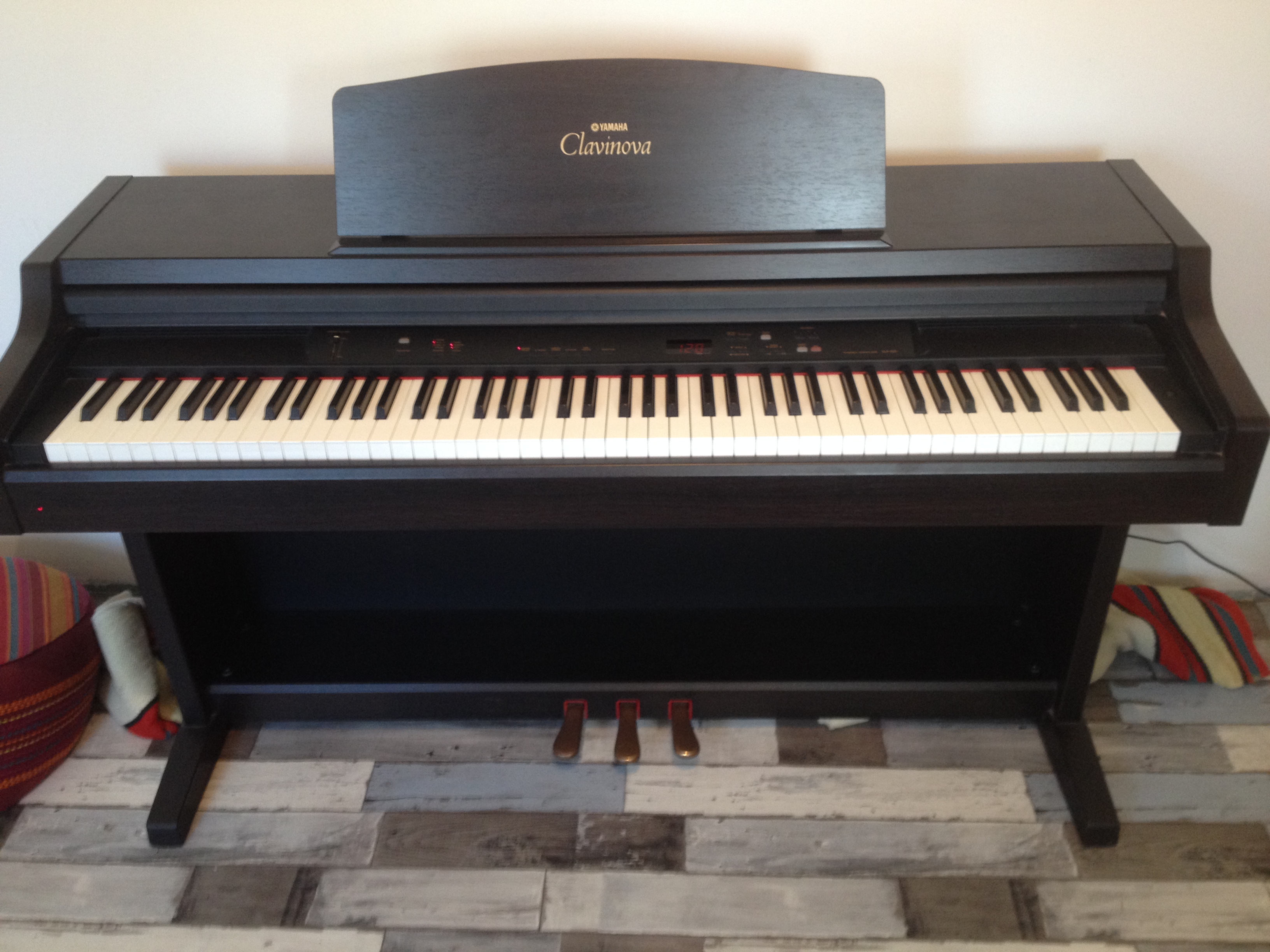 CLP 820 Yamaha CLP 820 Audiofanzine