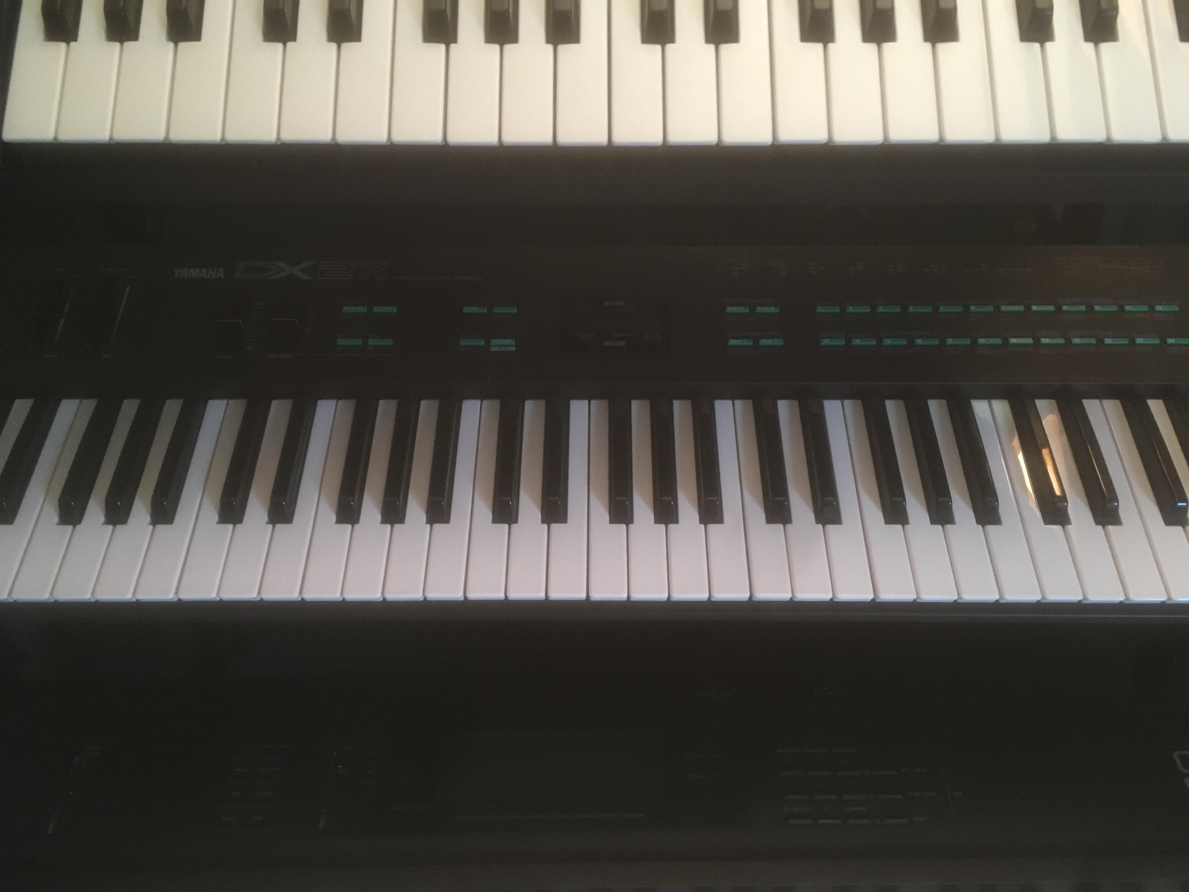 DX27 Yamaha DX27 Audiofanzine
