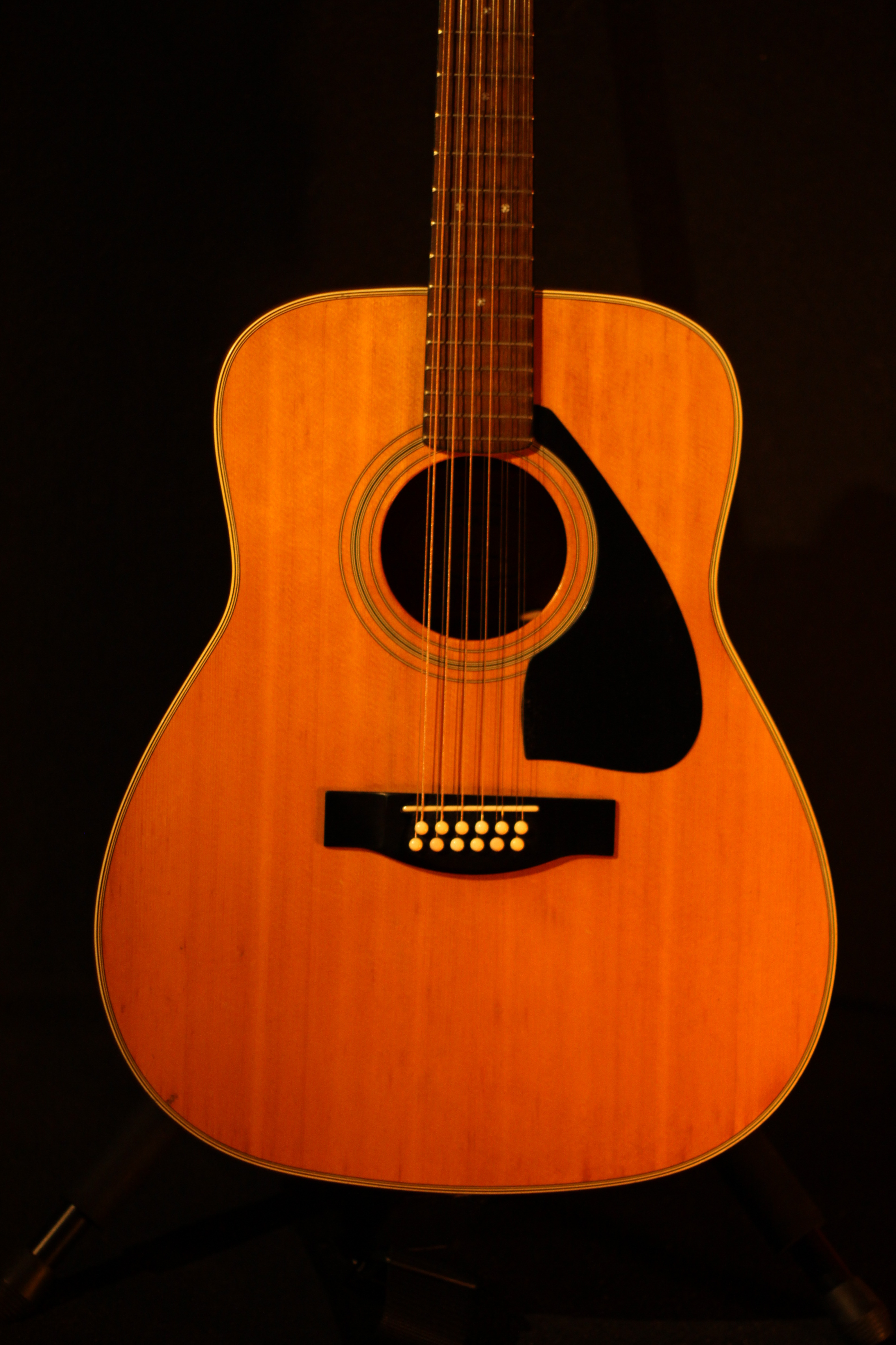 Yamaha FG 410 12A Image 517552 Audiofanzine yamaha-fg-410-12a-image-517552-audiofanzine