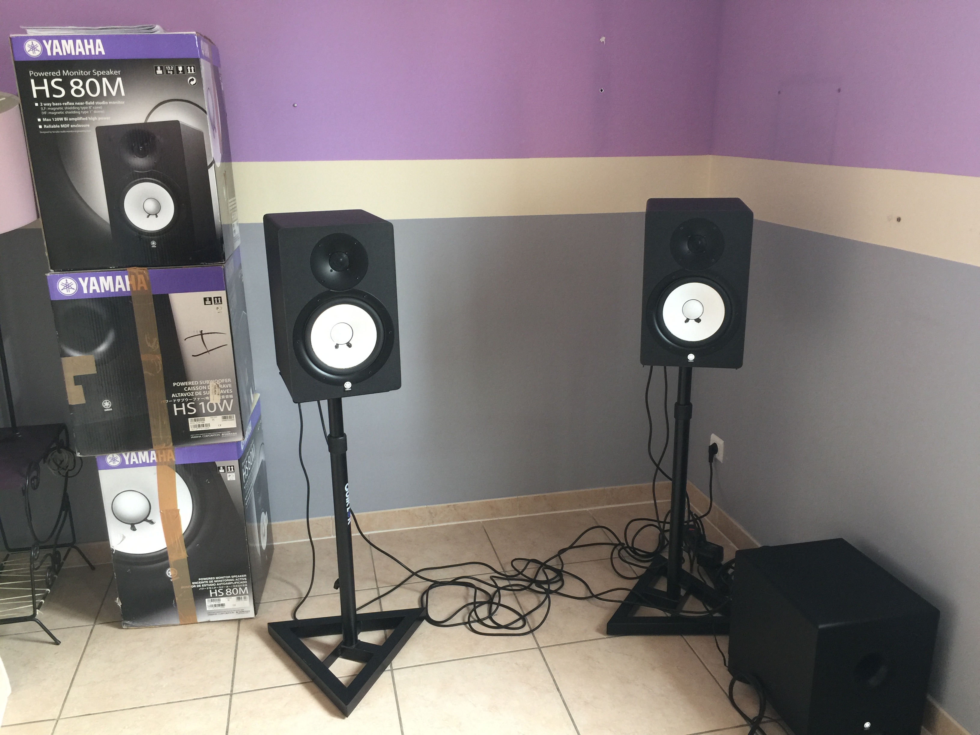 HS10W Yamaha HS10W Audiofanzine