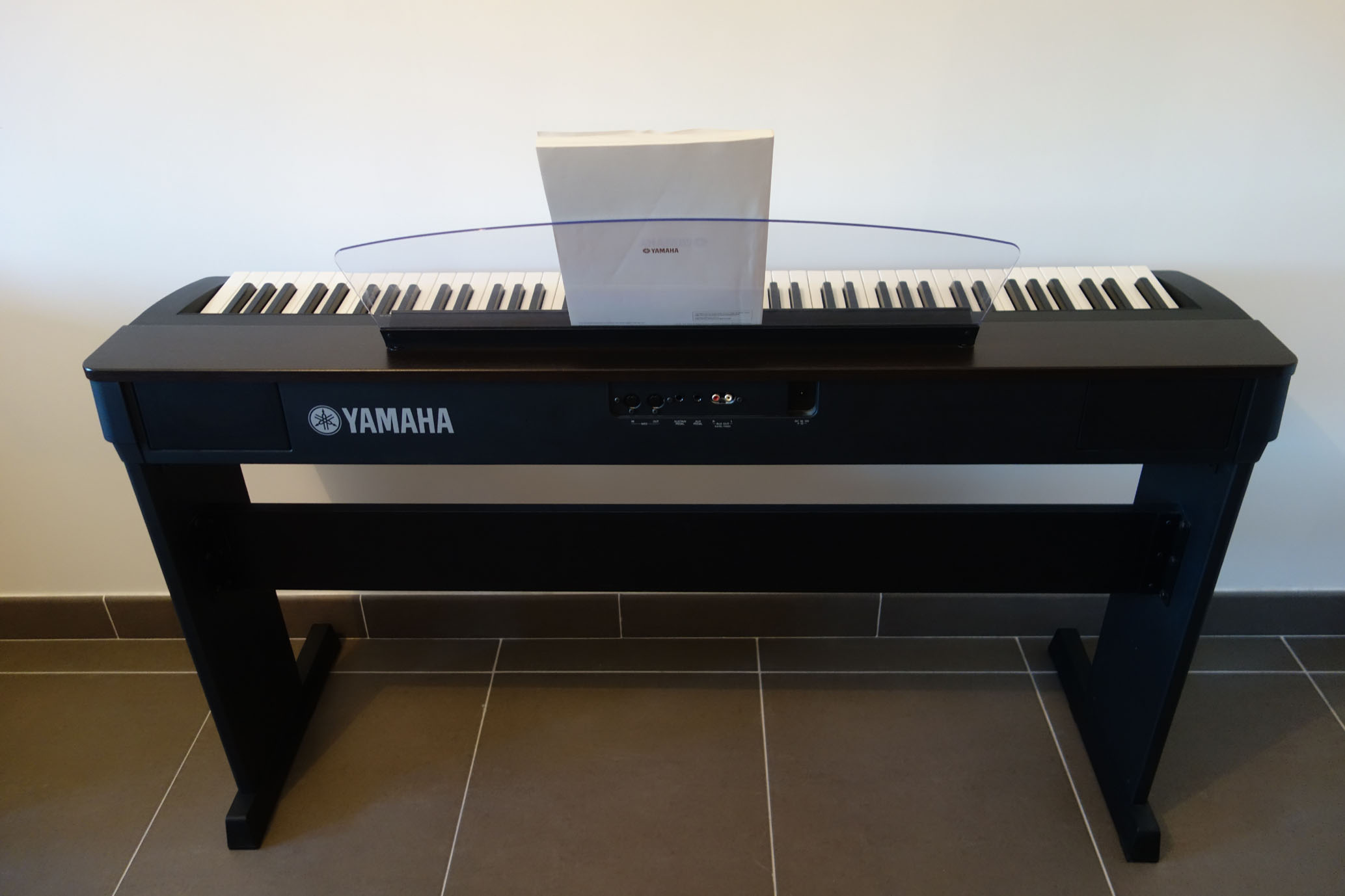 Photo Yamaha P140 Yamaha P140 (76033) (757583) Audiofanzine