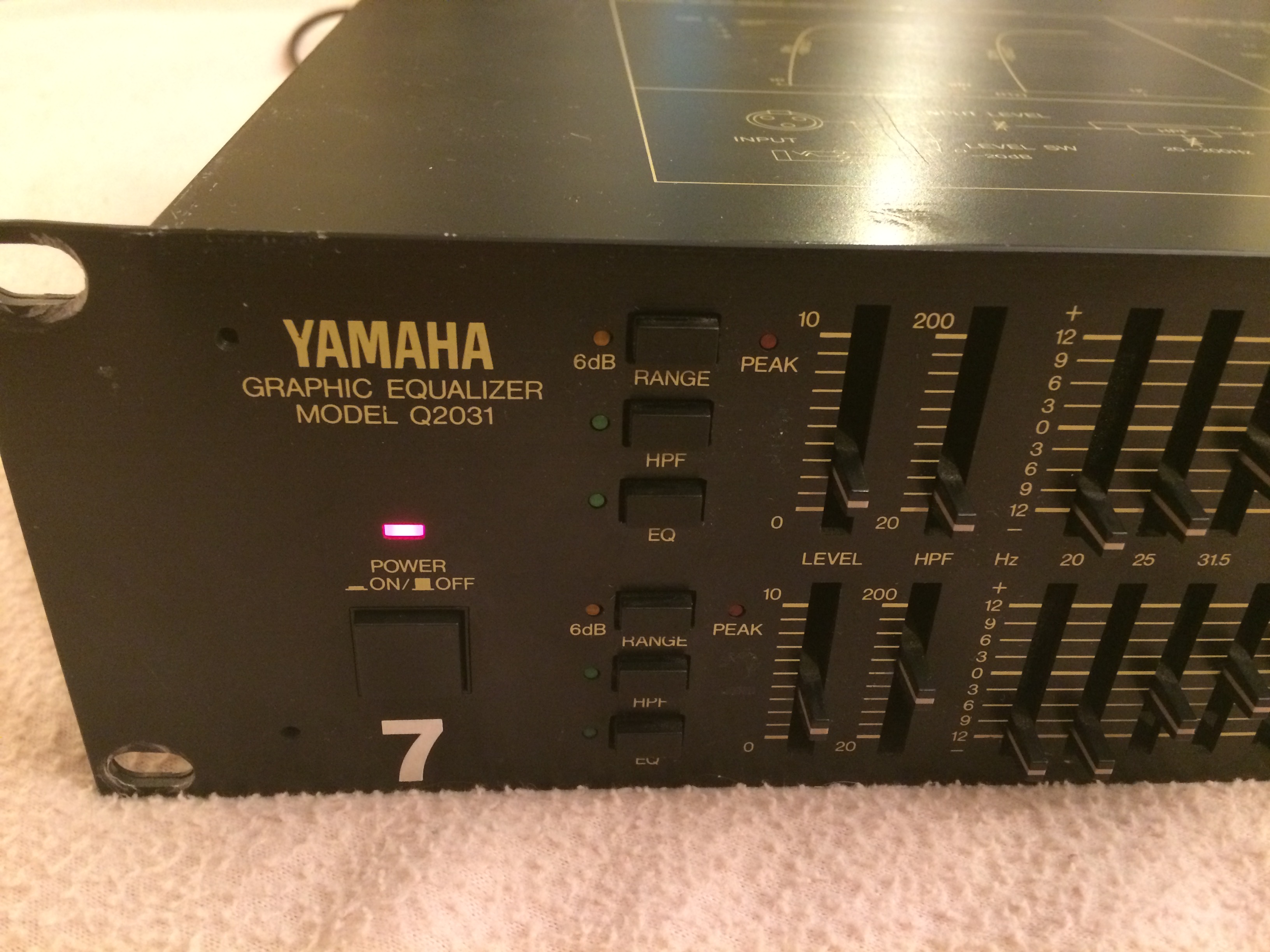 Q2031A Yamaha Q2031A Audiofanzine