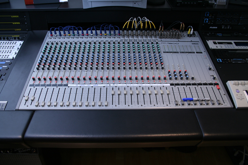 Yamaha RM800 24 image (320614) Audiofanzine