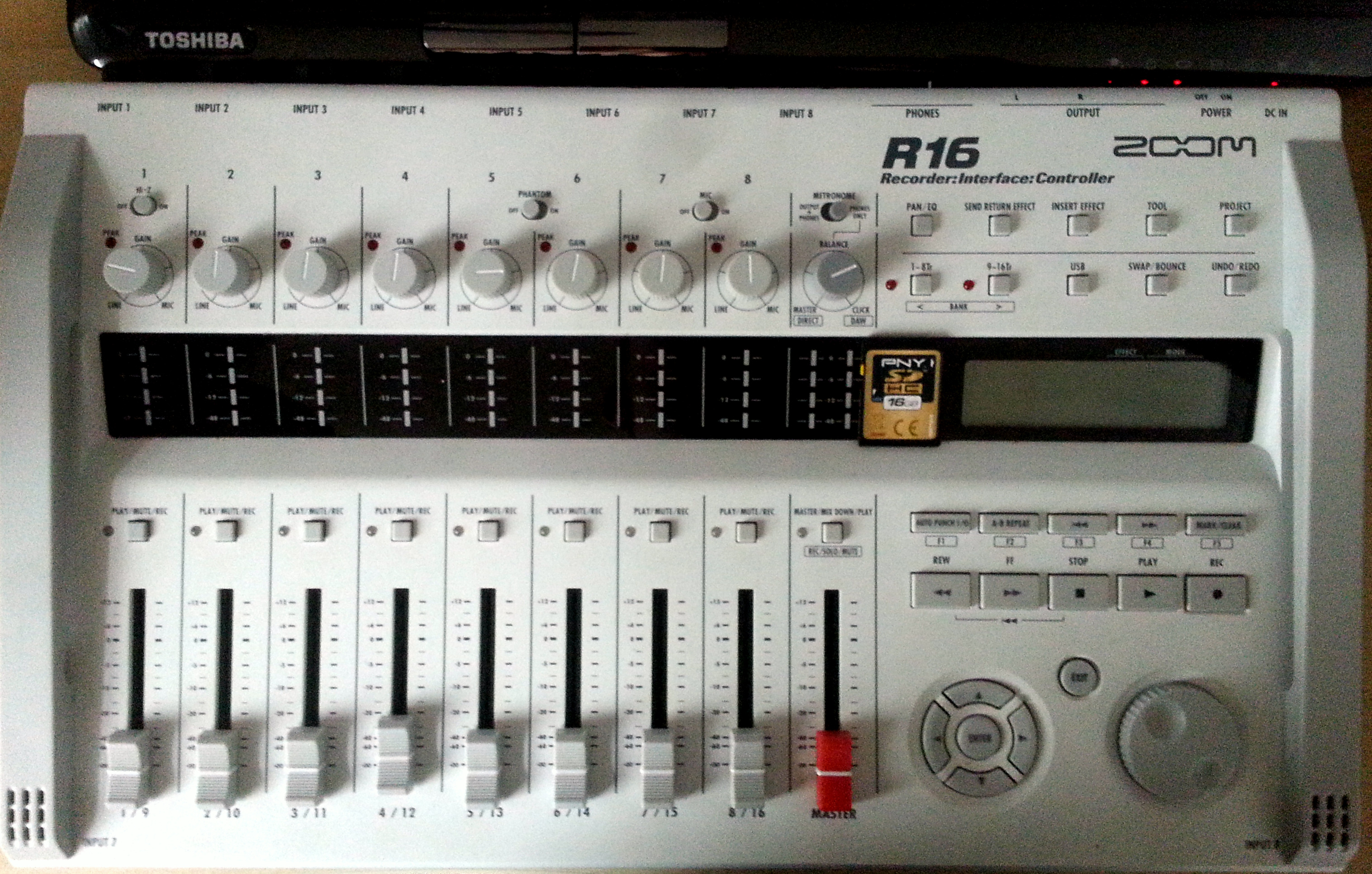 Zoom R16 image (416229) Audiofanzine