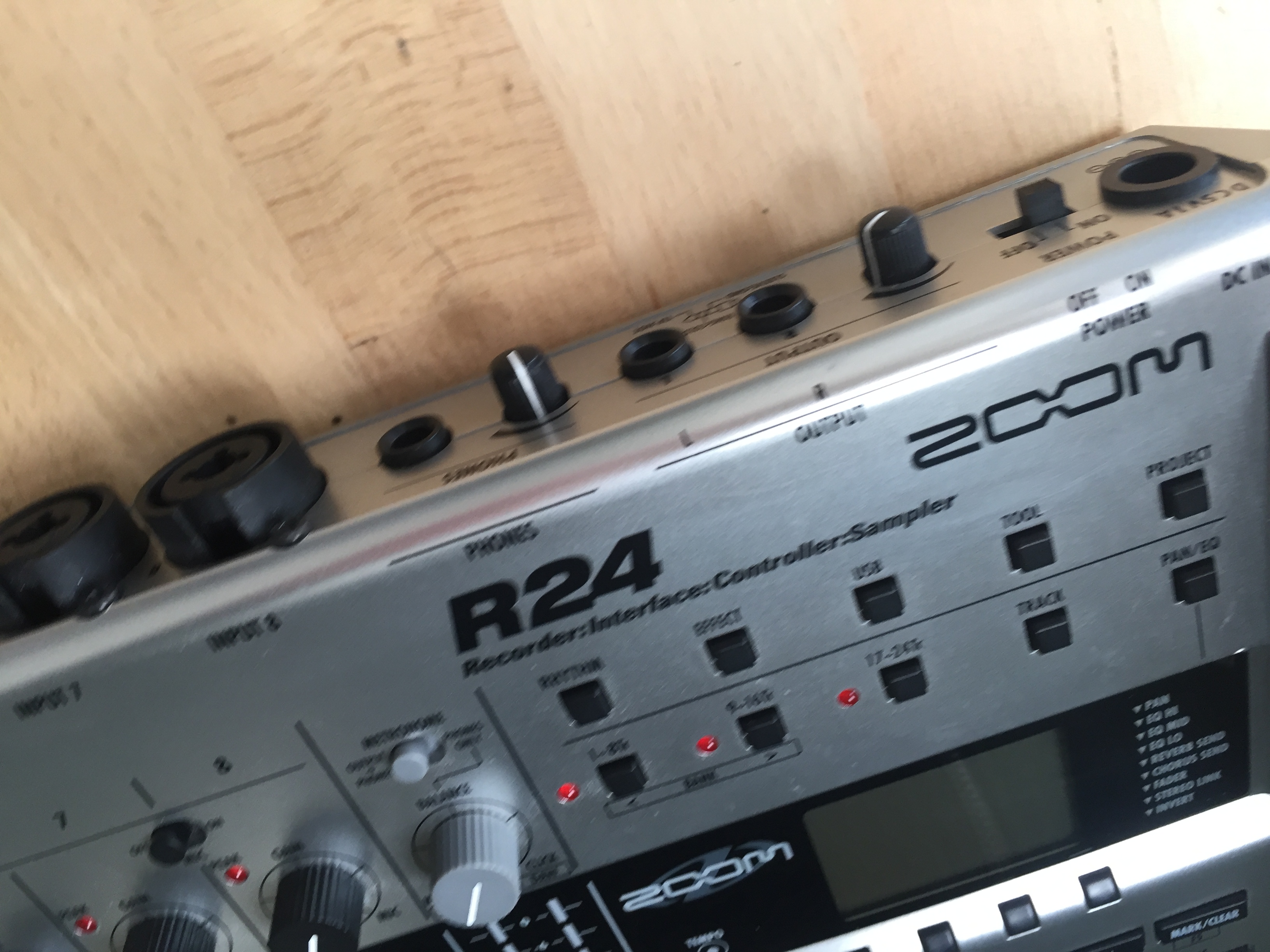 R24 Zoom R24 Audiofanzine