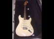 Vend Fender stratocaster standard mim arctic white