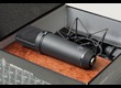 MICRO NEUMANN U 87 AI NOIR AVEC BOITE MARRON ET SUSPENSION