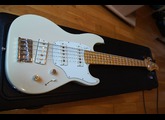 Godin Shifter 5 Bass - Cream Maple