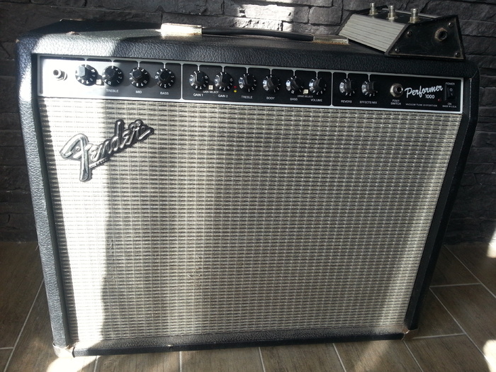 Fender Performer 1000 image (1543215) Audiofanzine