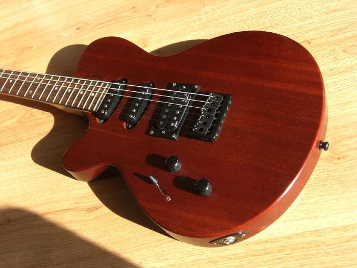 Godin Exit 22 LH image (117566) Audiofanzine
