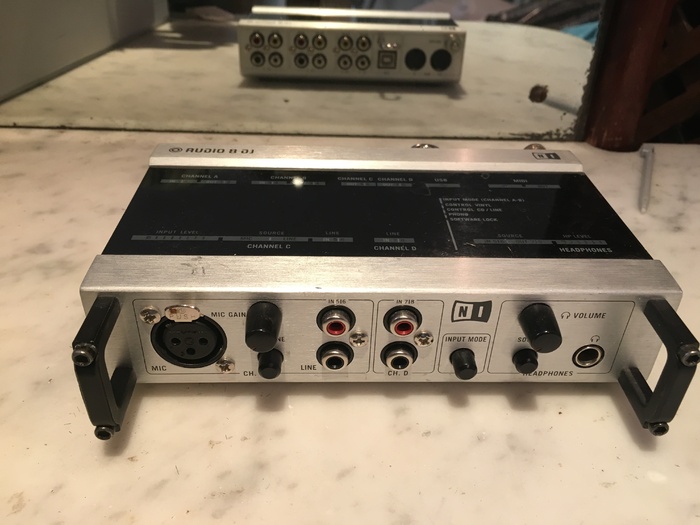 Native Instruments Audio 8 DJ image (1769647) Audiofanzine