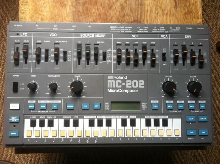 Roland MC-202