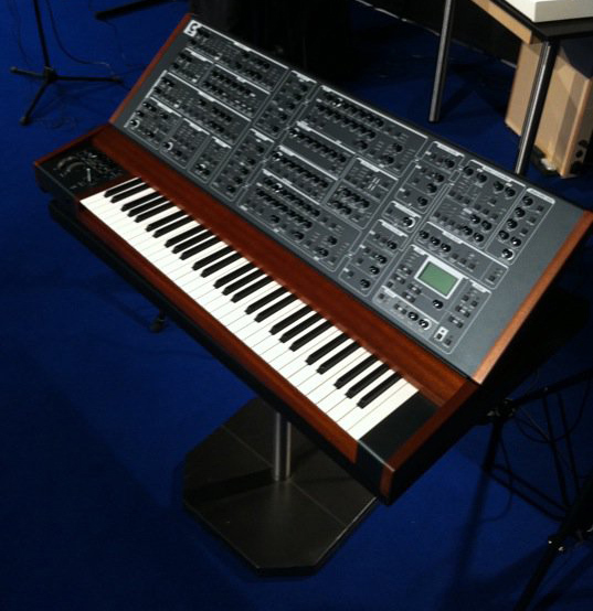 Schmidt Eightvoice Polyphonic Synthesizer image (210136) Audiofanzine