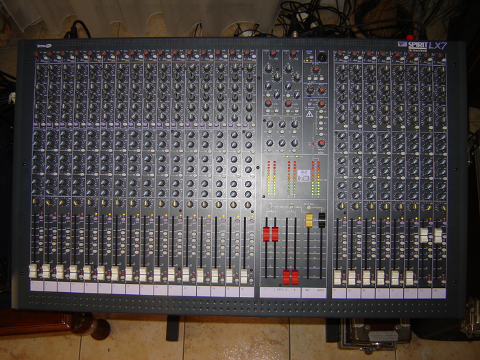 Soundcraft Spirit LX7-24